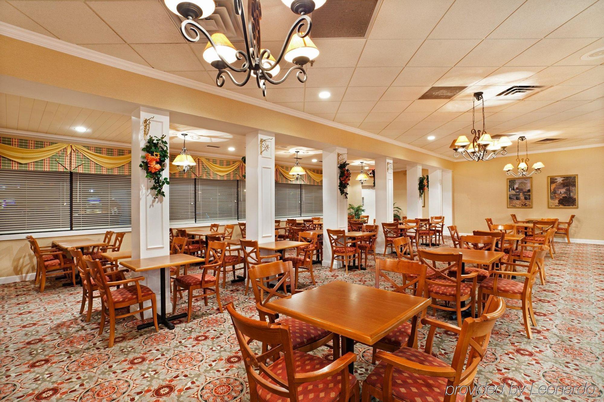 Holiday Inn Express Wilkesboro Restoran gambar